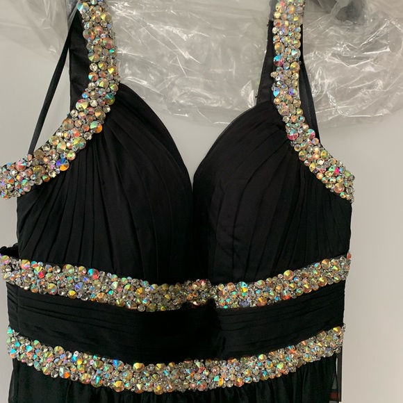 NWT Stunning Jeweled-Strap V-Neck Prom Long Dress by La Femme, Silk, Black Sz 4 - Picture 7 of 13